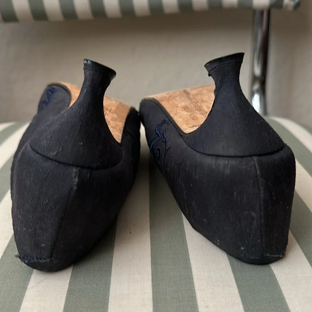 Keneth Cole fabric embroidered shoe with leather soles made in Spain EUC - Picture 4 of 6